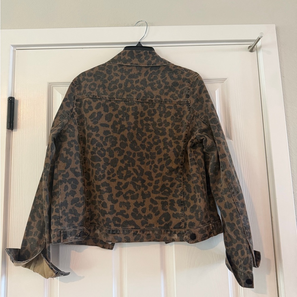 Elan Leopard-Print Jean Jacket in Brown‎ and Black - Picture 8 of 10